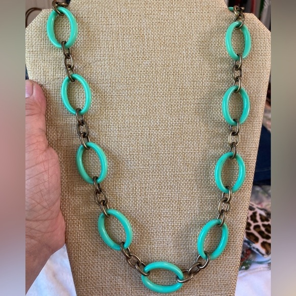 J. Crew Green & Antiqued‎ Gold Tone Ring Link Necklace - Picture 1 of 7